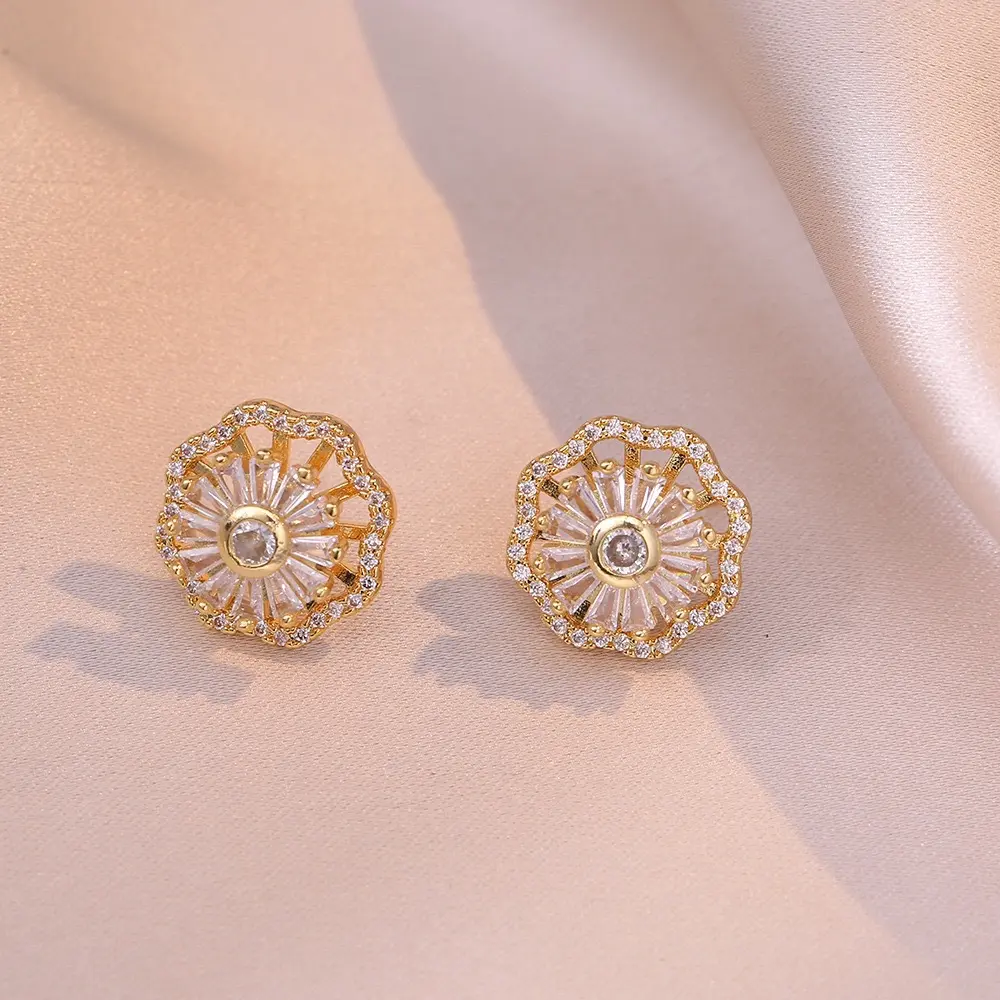 E0679 White Earrings