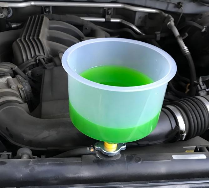 15PCS Universal Coolant Filling Funnel Kit | No-Spill Spill-Proof Radiator Bleeder Tool for Most Cars & Vehicles