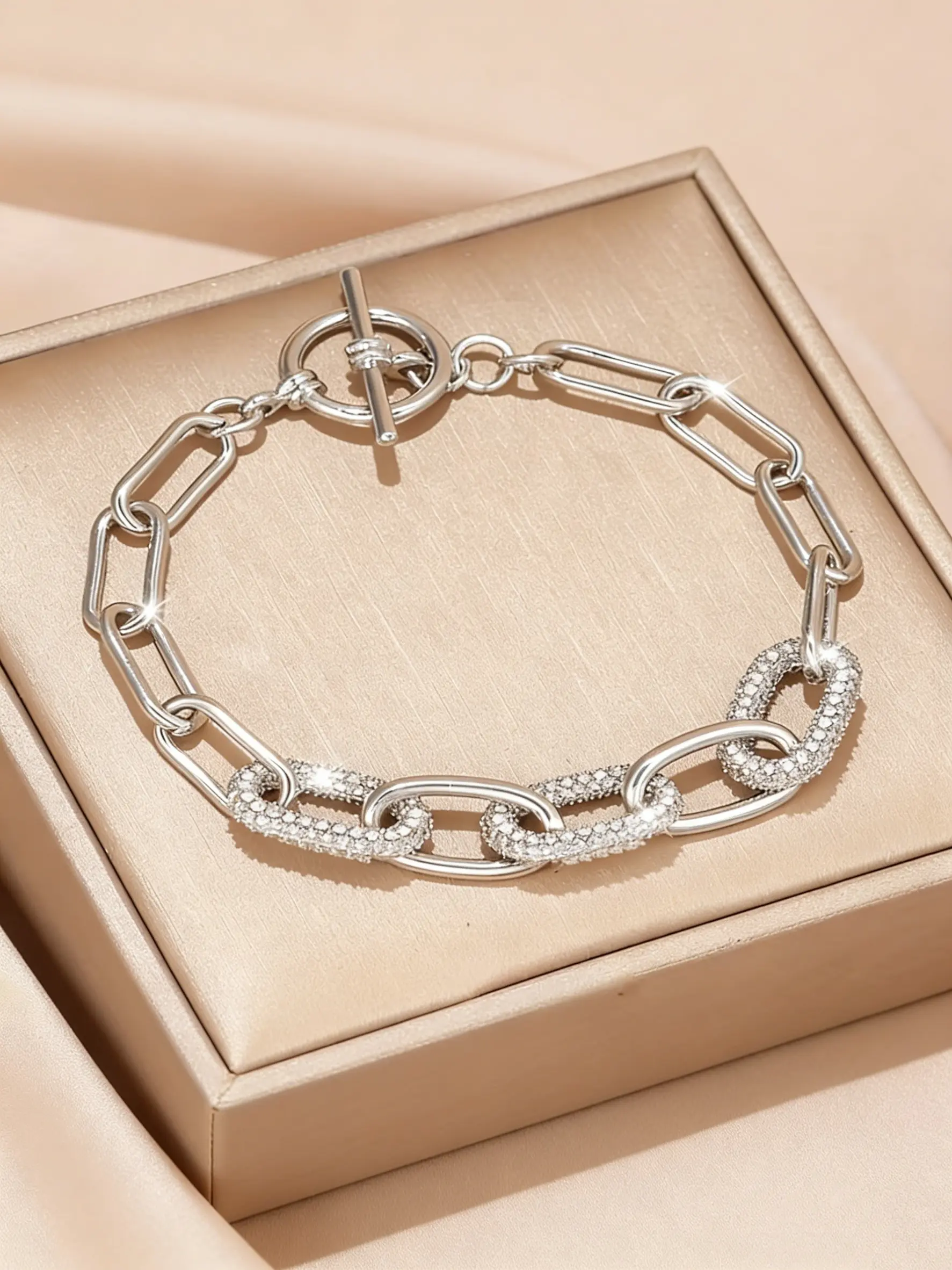 High-Quality Geometric OT Buckle Bracelet, Fashionable Daily Wear Jewelry, Perfect Gift for Friends and Bridesmaids, Wedding Season Accessory, Trendy Jewellery Accessories