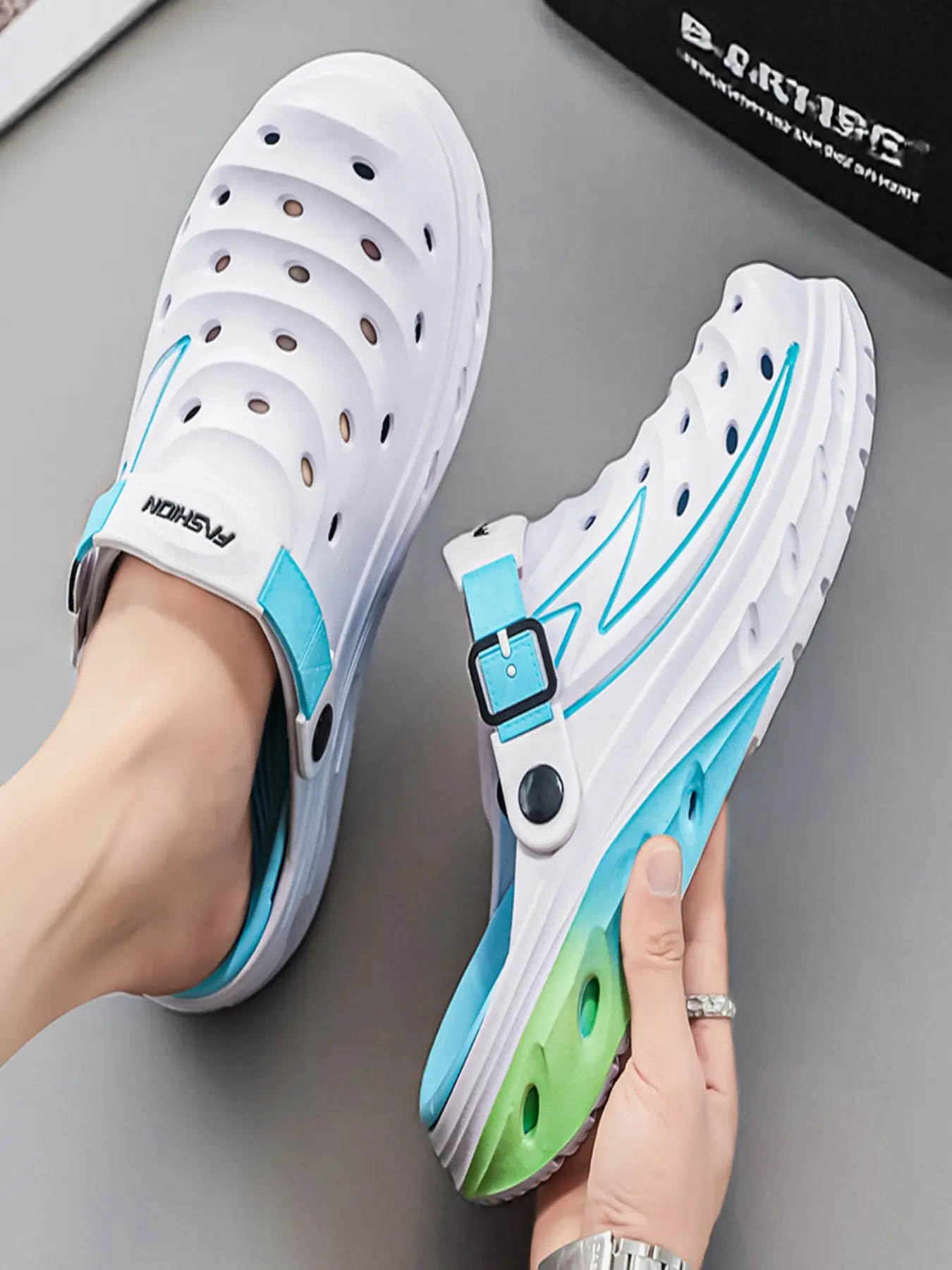 Men's Thick Sole Clogs Adjustable Buckle Strap Non-slip EVA Slides Casual Outdoor Beach Slippers Footwear