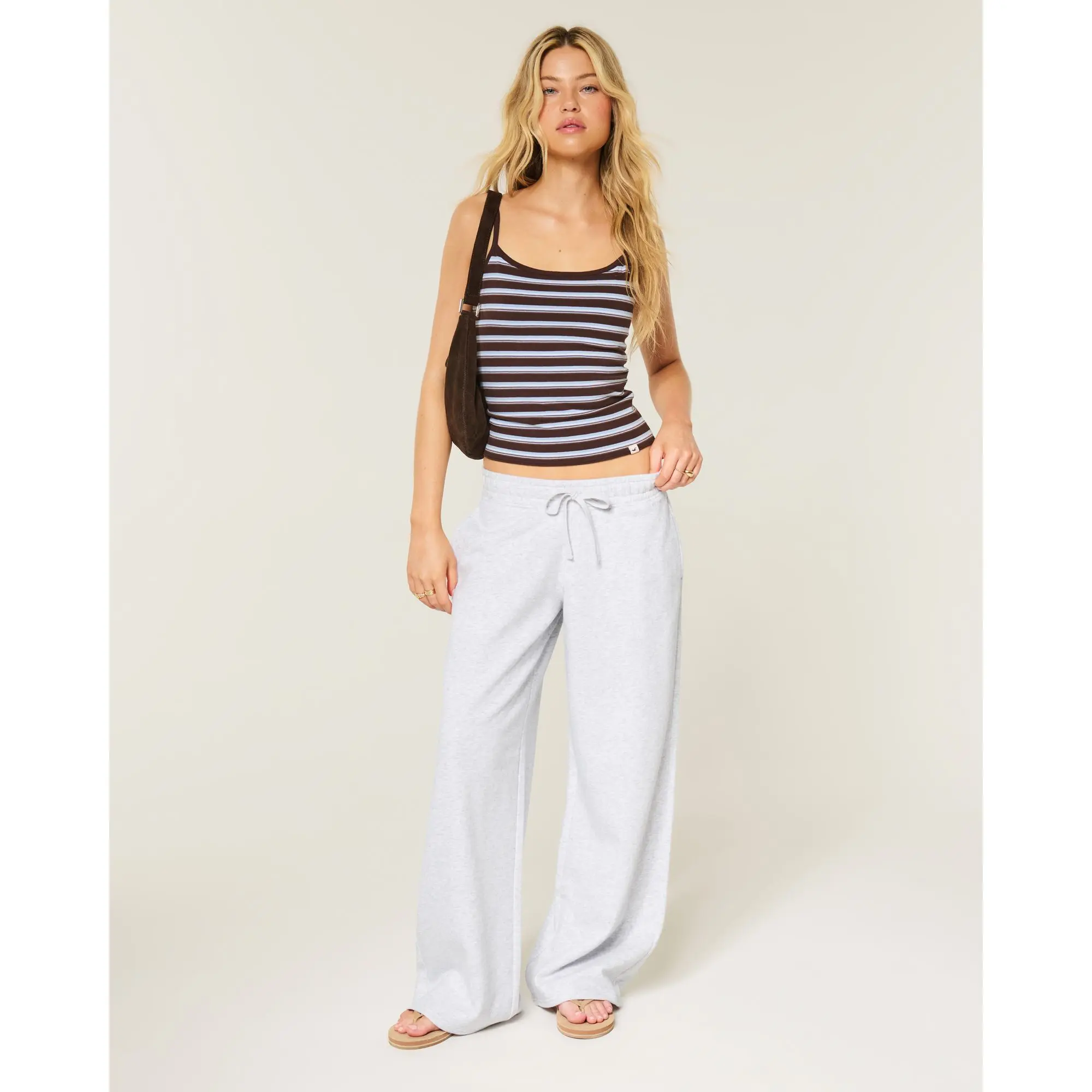 Hollister Hollister Feel Good Low-Rise Baggy Sweatpants