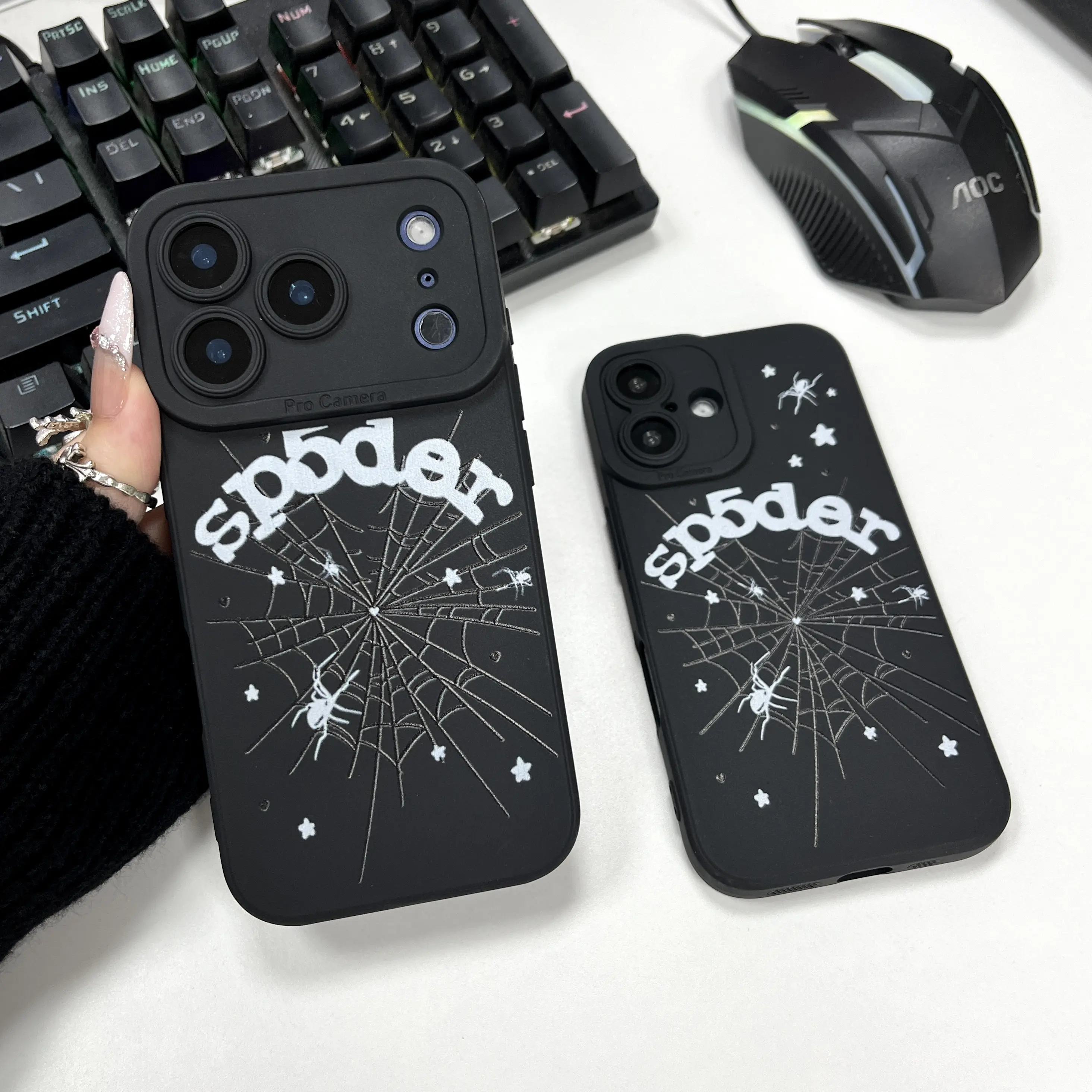 "Dark Series" phone cases, compatible with the iPhone 18/17 Pro Max, 16/15 Plus, 14, and 13 series. These cases offer full coverage, are scratch-resistant and durable, and feature a stylish design suitable for everyone.