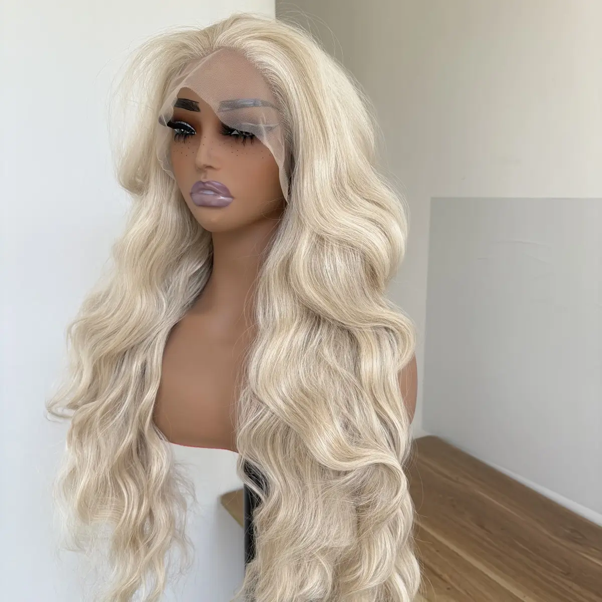 Hairline Synthetic Lace Front Wig, 26 in Long Water Wavy Mixed Blonde Hair, 13x4 Large Area HD Heat-Resistant Swiss Lace, Synthetic Wavy Wig, Hairline Synthetic Lace Front Wigs