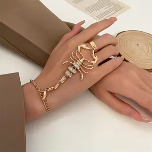 Sweet Cool Hot Girl Exclusive Micro Inlaid Zirconia Three-Dimensional Scorpion Finger Bracelet European and American Exaggerated Style New Single Hand Jewelry