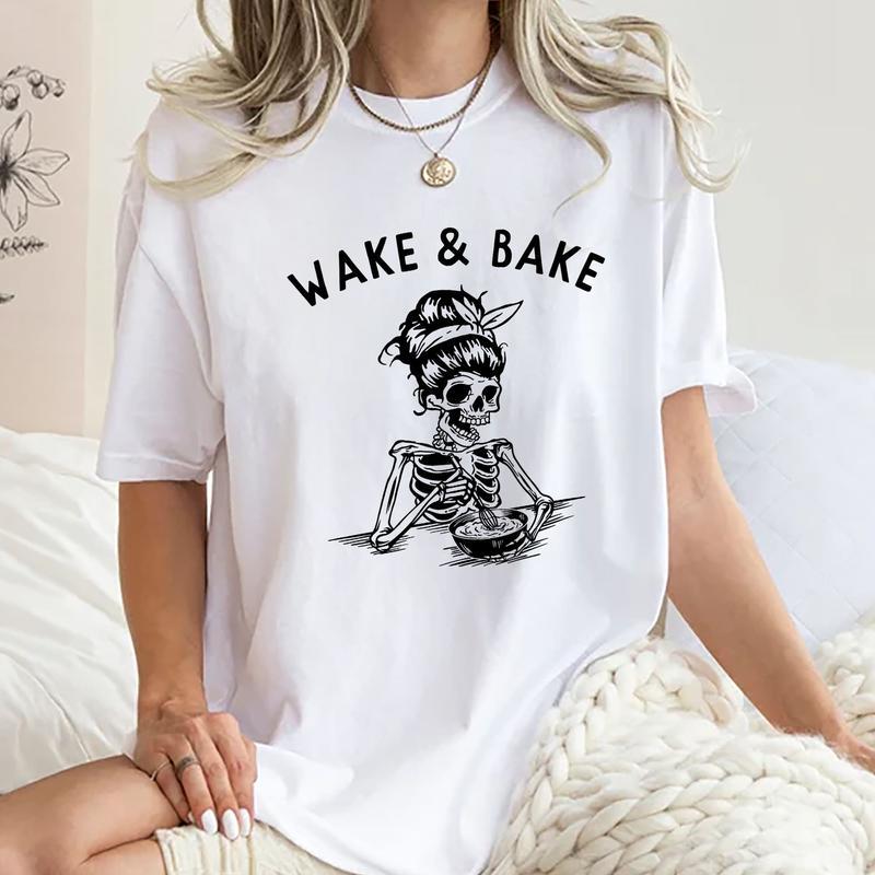 Women’s Short-Sleeve Cotton Lady Tshirt – Soft Fabric Wake and Bake Mama Unhinged Sourdough Baker Graphic Top, Oversized Relaxed-Fit Casual Chic Style Shirt