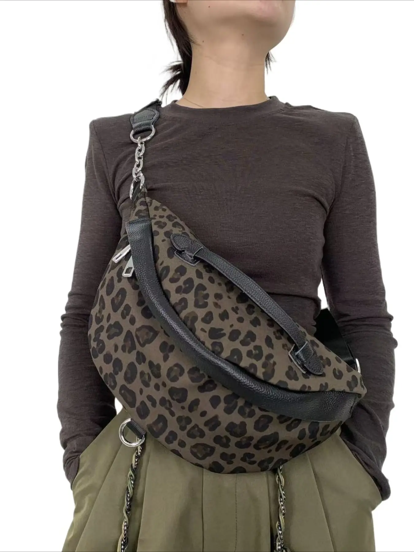 Ladies' fashionable casual crossbody bag, leopard print retro street style city bag, Y2K front pocket chest bag, Casual Waist Bag, Crossbody Fanny Pack, Everyday Bag, suitable for daily use and sports running