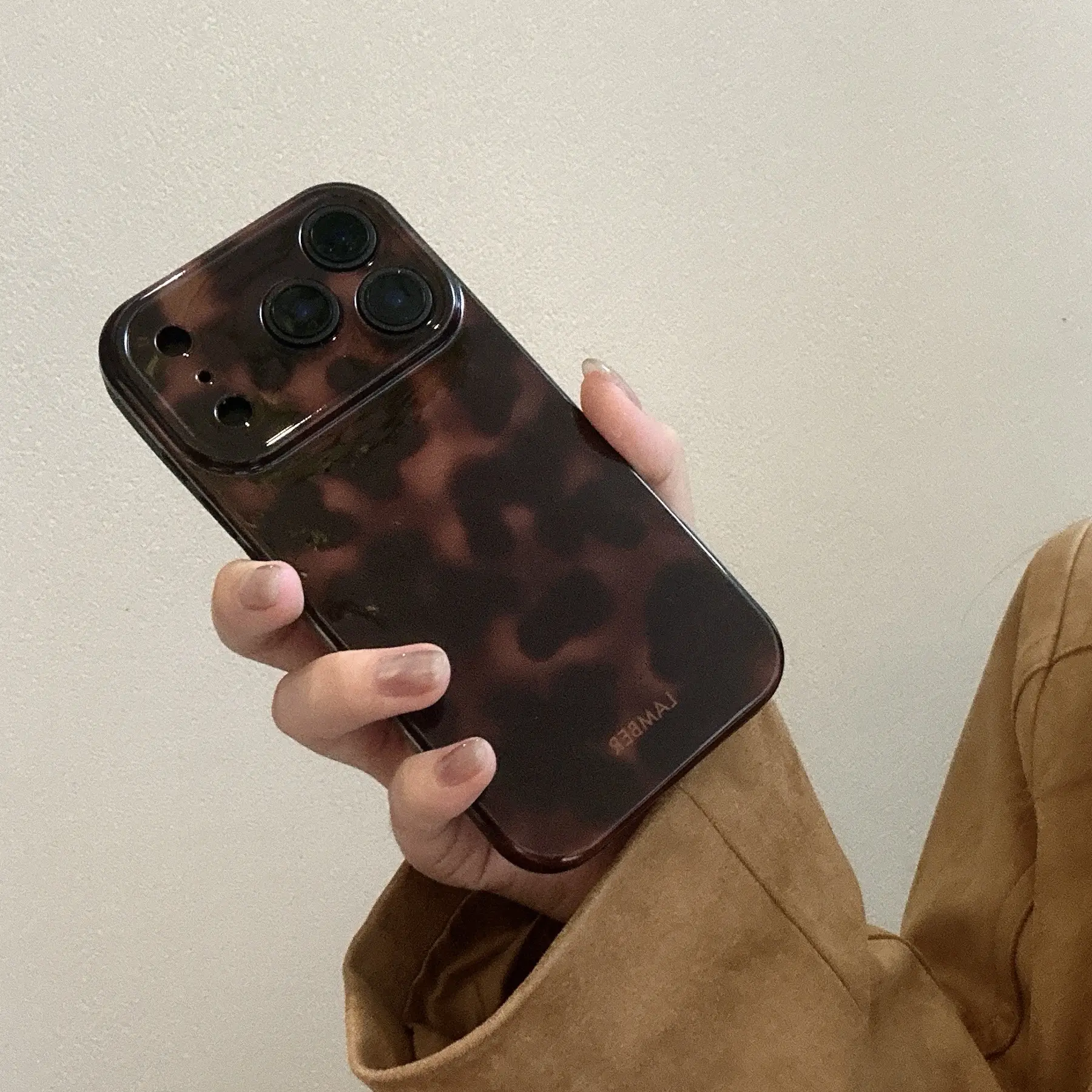 Light Amber Protective Shockproof Durable Smartphone Case, Shockproof Smartphone Casing, for iPhone 17 Pro Max, iPhone 16 Pro Max, Women's Case, Simple & Unique Design, Cover, Protection, Accessories