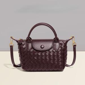 6252 Hand-woven Shoulder Dumpling Bag 2025 New PU Leather Fashion Commuter Messenger Bag