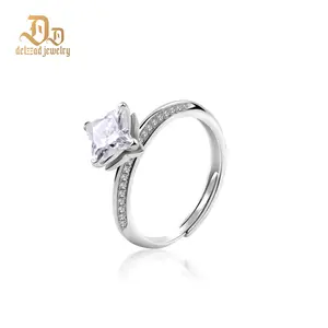Delzzad Bling Adjustable Lily Bulb Four-Leaf Ring Lab-Created Moissanite Engagement Ring S925 Sterling Silver Moissanite Jewelry Perfect Christmas Gift