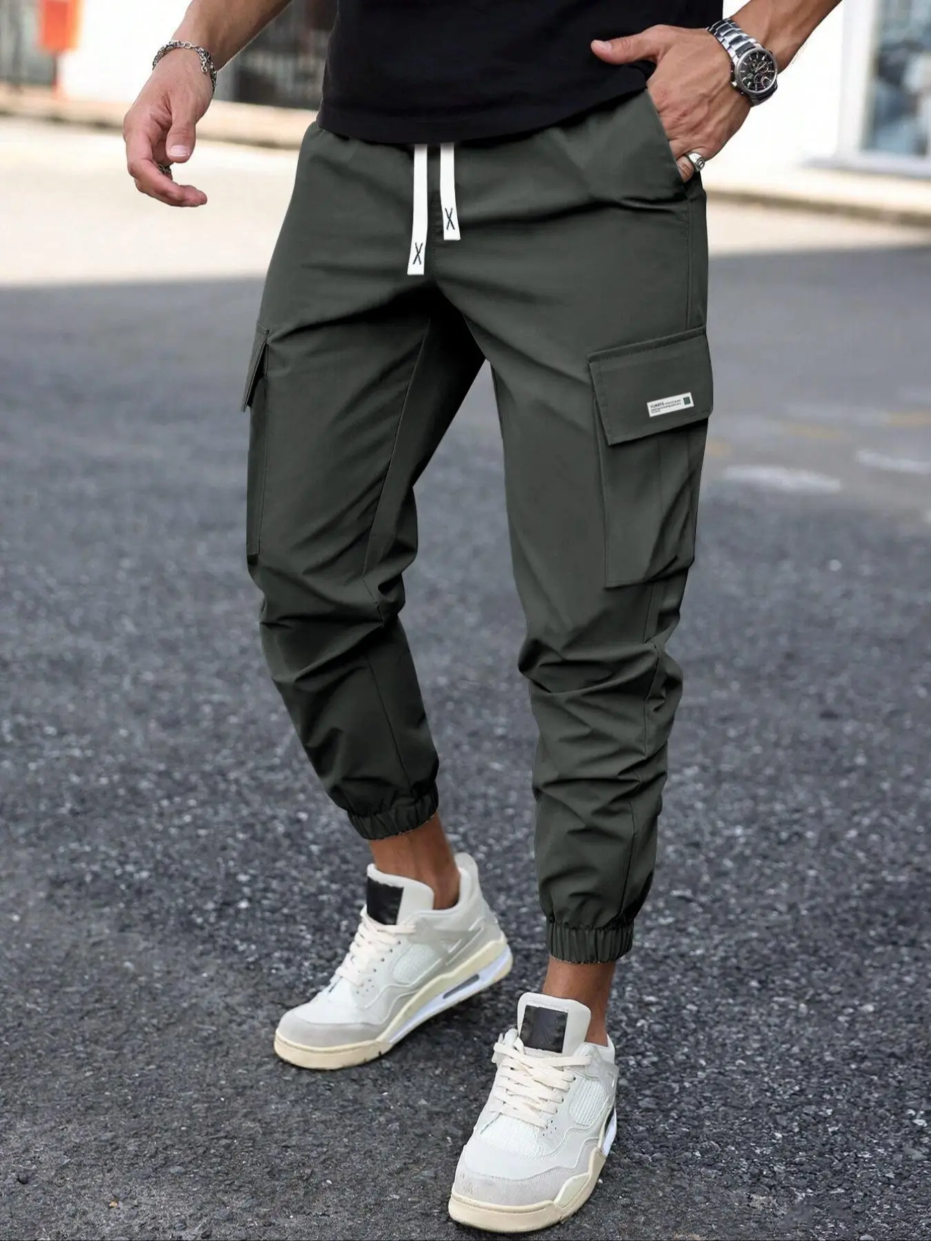 Men's Letter Patched Drawstring Waist Cargo Pants, Pants for Men, Street Fashion Regular Fit Pocket Trousers for Daily Wear, Men's Bottoms for All Sea