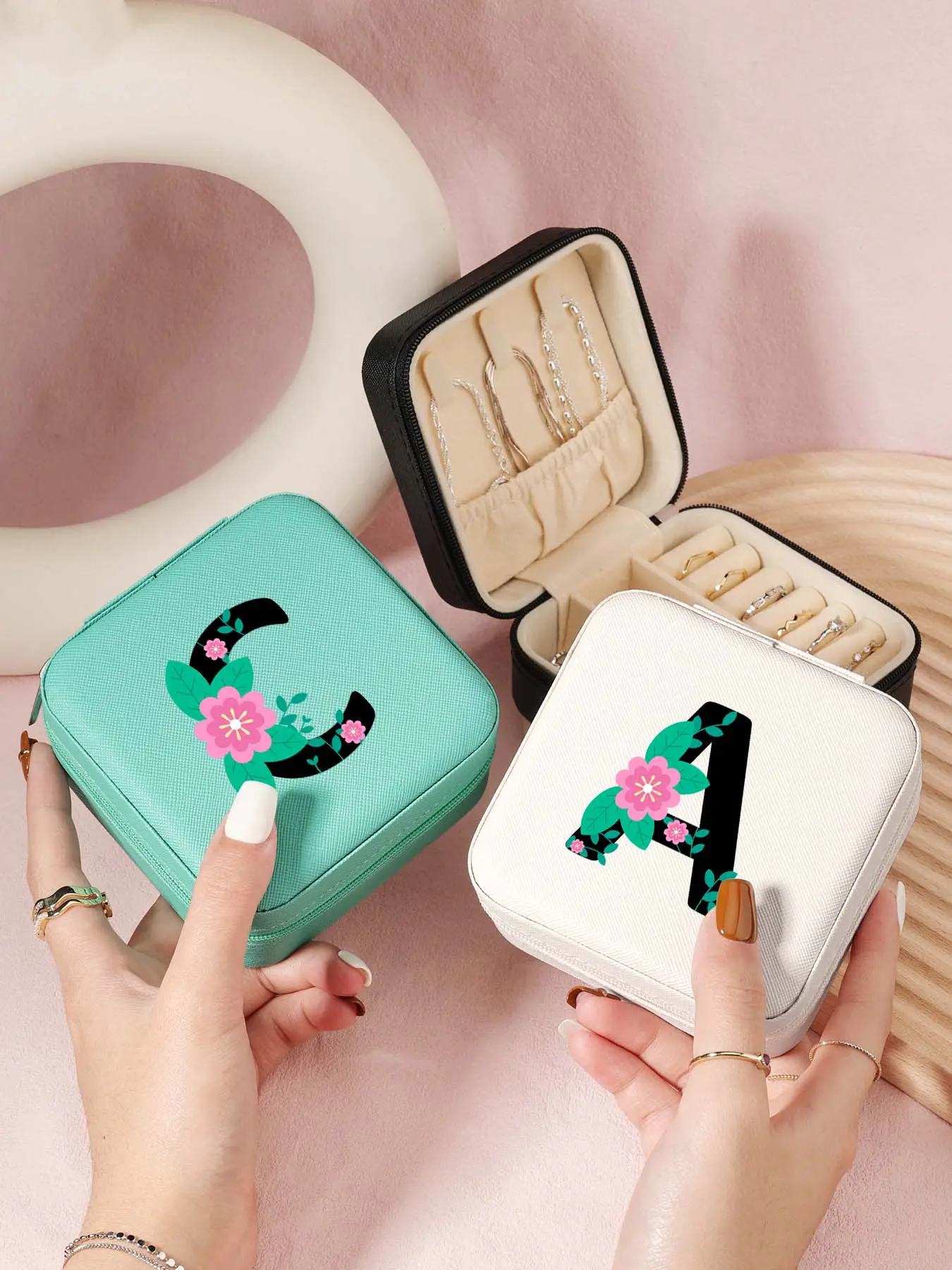 Initials Letter Pattern Jewelry Organizer Box, Portable Travel Jewelry Storage Box, Durable Zipper Jewelry Organizer for Rings, Necklaces, and Earrings