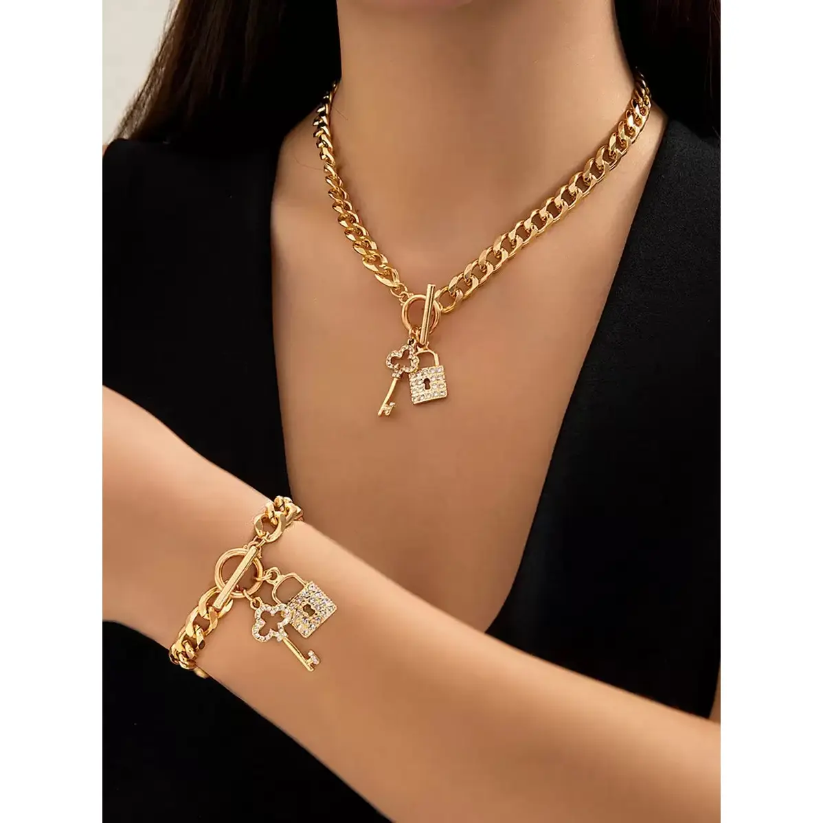 2PCS Elegant Crystal Key & Lock Pendant Jewelry Set – Bracelet and Necklace for Women