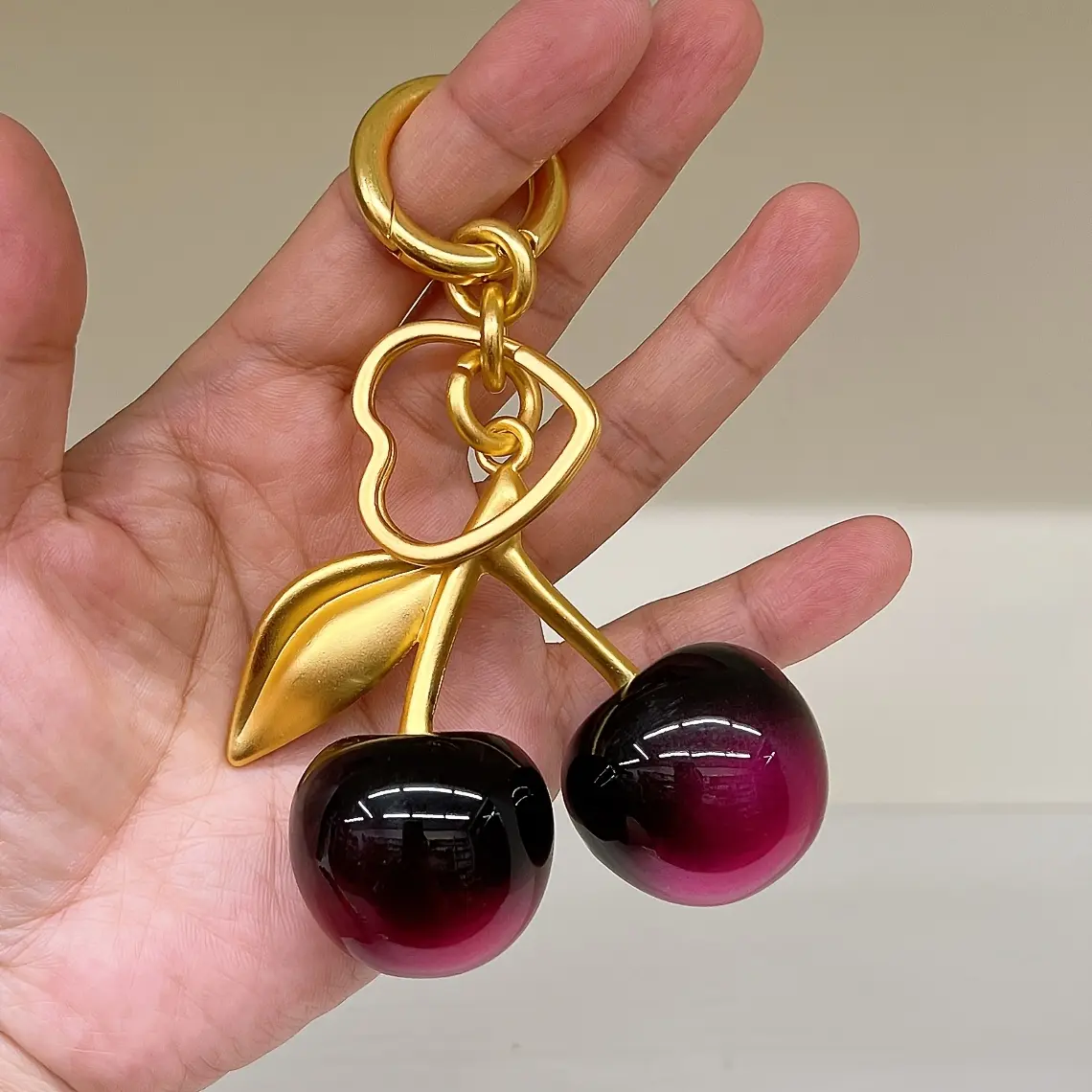 Fashion Cherry Keychain - Sparkling Resin Cherry with Gold-Tone Alloy, Ideal for Handbags, Wallets, Shoulder Backpacks & Gift Accessories, Single Piece, Cherry Ba Beaded Charms
