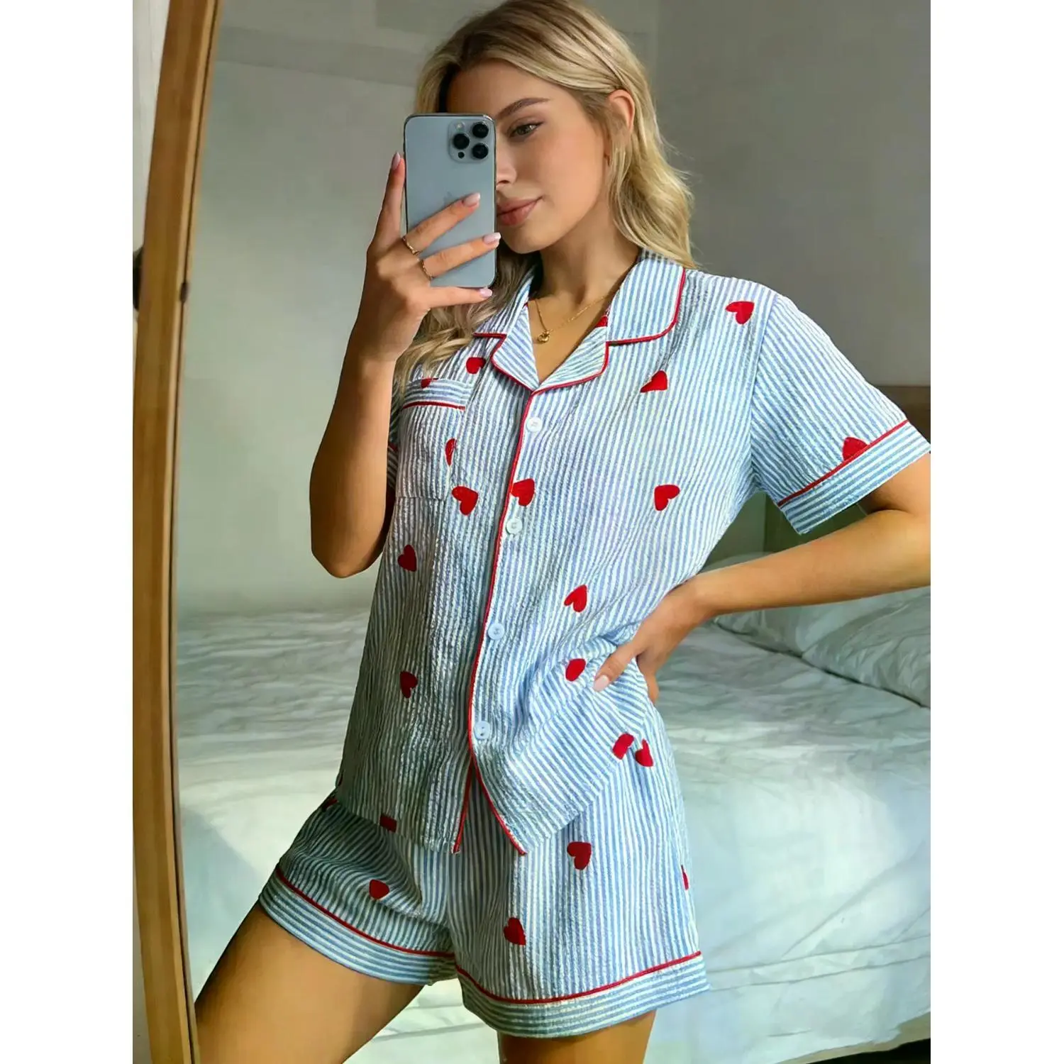 Women's Striped Heart Print Lightweight Pajama Set - Short Sleeve Cardigan Top and Shorts, Casual Breathable Sleepwear for All Seasons