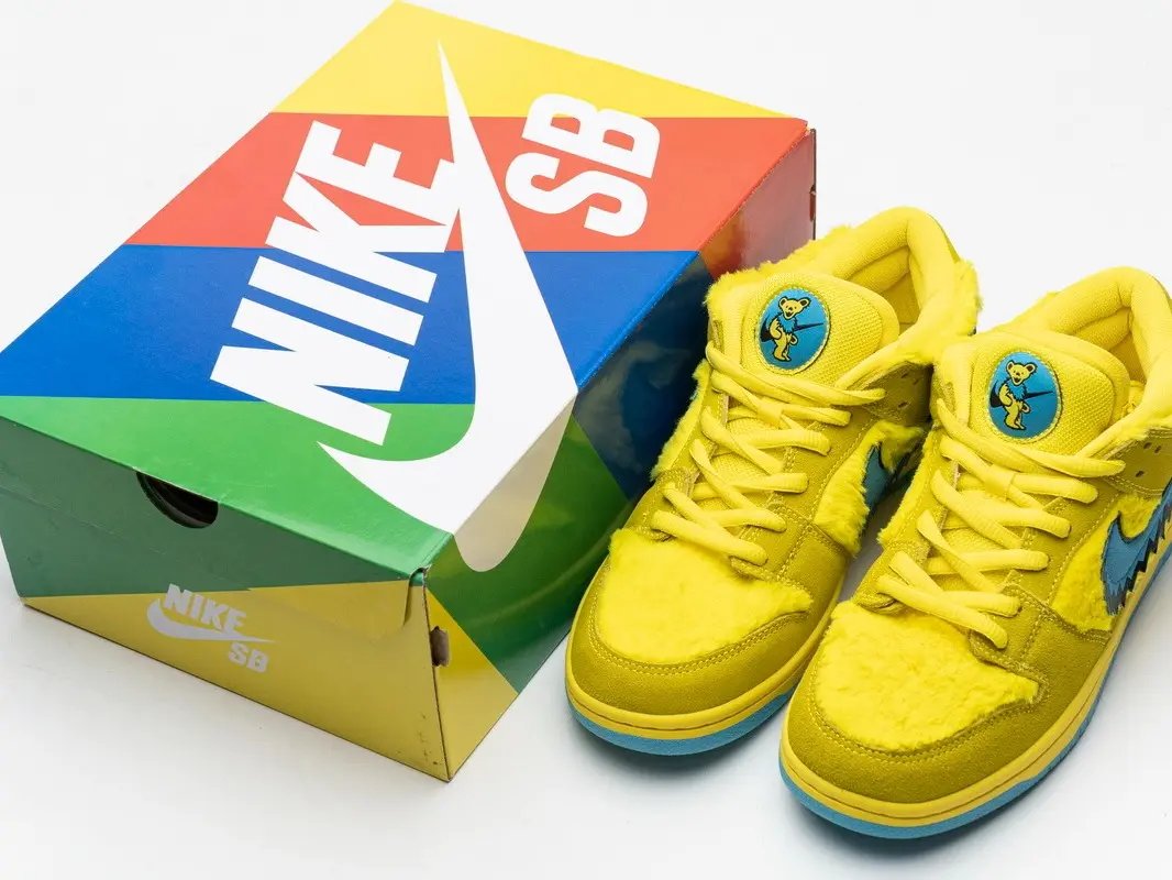 Unisex Streetwear Low Top Sneakers | Soft Plush Upper Bright Yellow Cyan Color | Brand New Sealed with Original Shoe Box | Fashion Walking Casual Skate Footwear