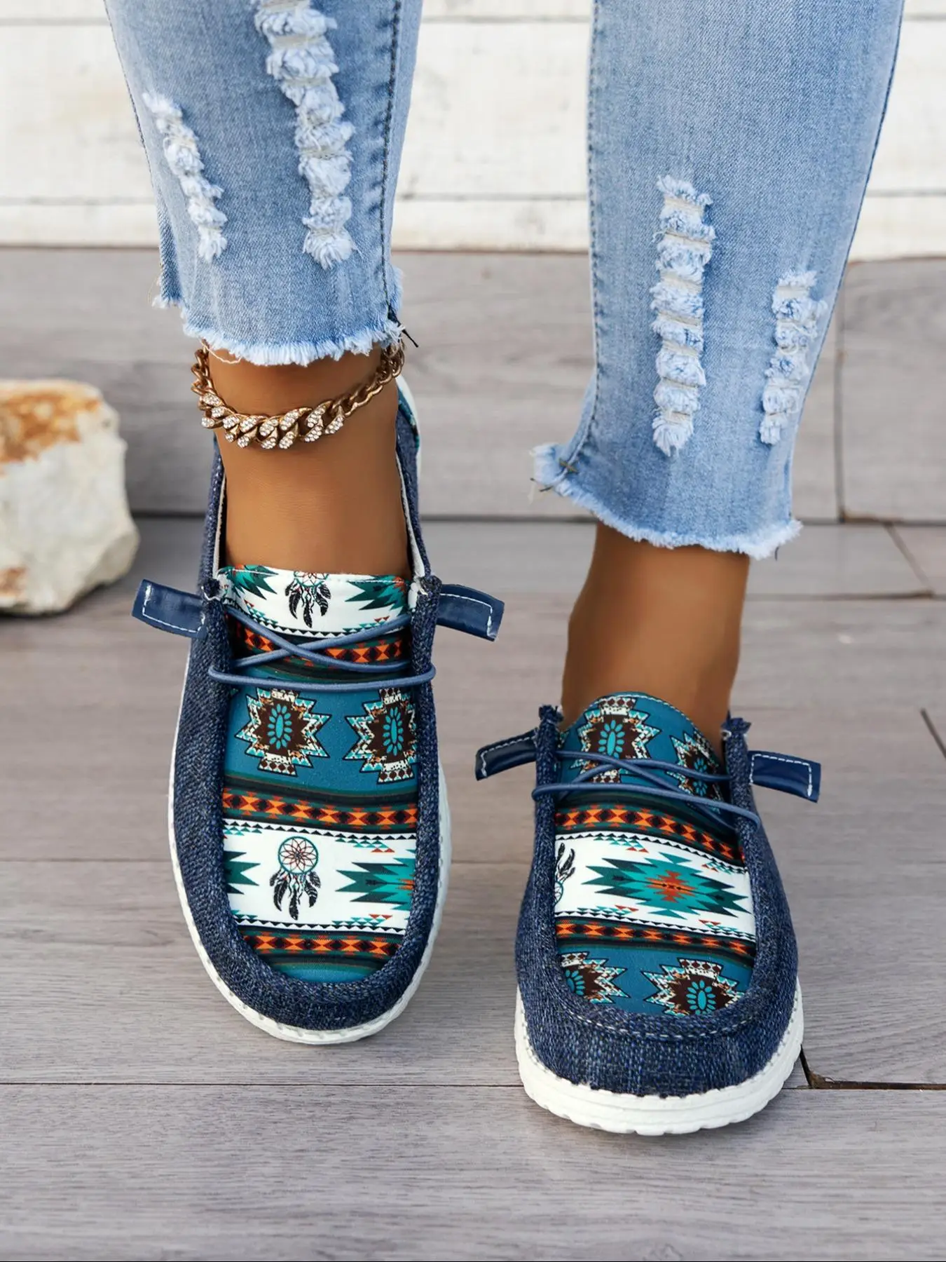 Women's Ethnic Pattern Slip on Sneakers, Casual Comfortable Low Top Designer Shoes for Daily Wear, Female All-match Round Toe Shoes for Fall & Winter