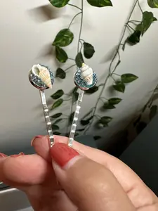 Pair of 2 Sea Shell Hair pins, Mermaid Hair Pins, Sea Shells