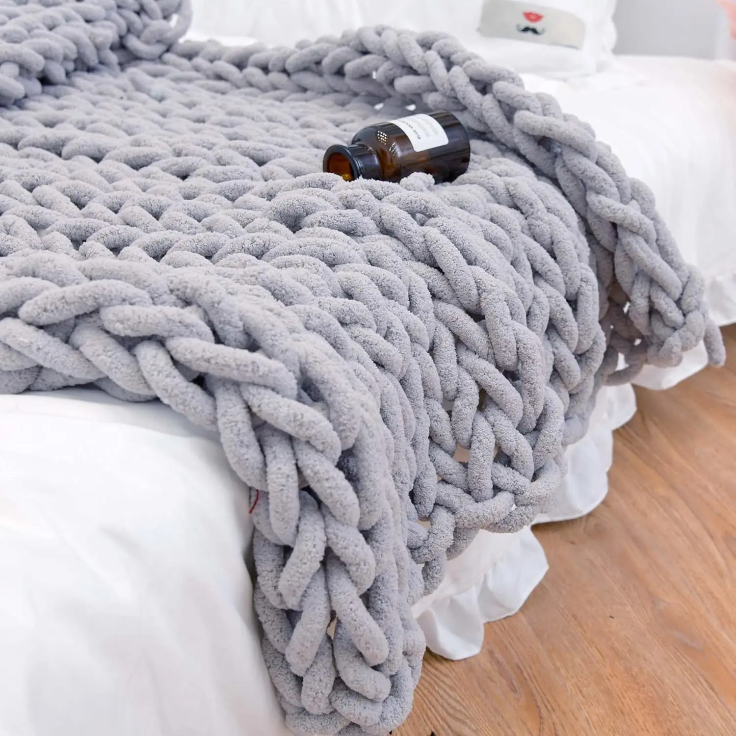 Chunky Knit Blanket Throw 40"*60", Hand Knitted Warm Chenille Throw Blanket,  Decor Soft Thick Yarn  Knit Blanket, Soft Breathable Fleece Banket Christmas for Couch Bed Sofa   (Gray)