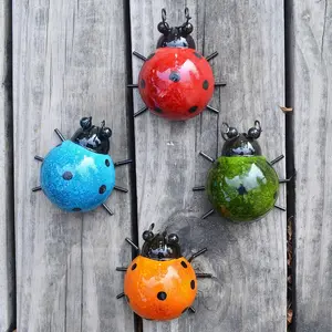 4 pieces - Ironwork metal ladybugs, seven-star ladybugs wall-mounted wall decorations, insect outdoor courtyard art ornaments and handicrafts, small insects for kindergarten wall decorations, Garden Sculptures Statues