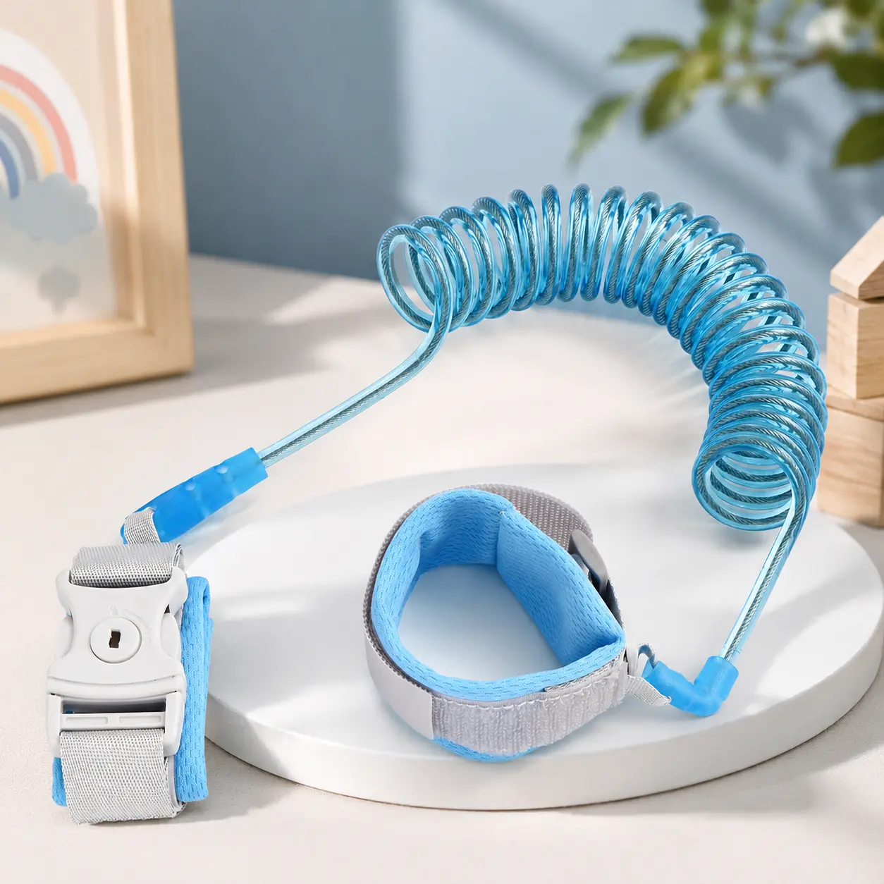 Child Safety Anti-Lost Leash - 6.56ft Durable Retractable Steel Wire Wrist Link with Safety Lock, Adjustable Anti-Tangle Strap, 360° Clip, Comfortable Fit for Travel, Theme Parks, Airports