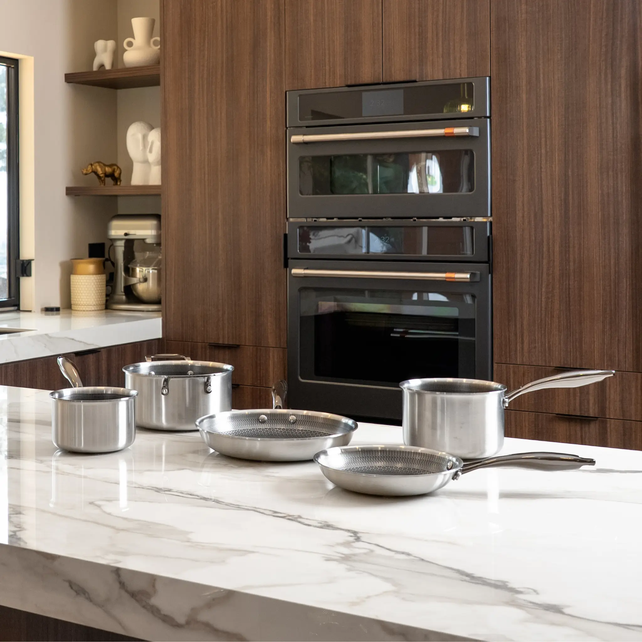 Invisacook 5 Burner Cooktop System with Ultra-Modern Design & State-of-the-Art Technology for Effortless Mealtimes