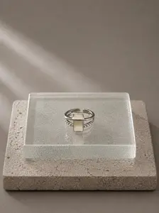 Lune Bar Frame Ring