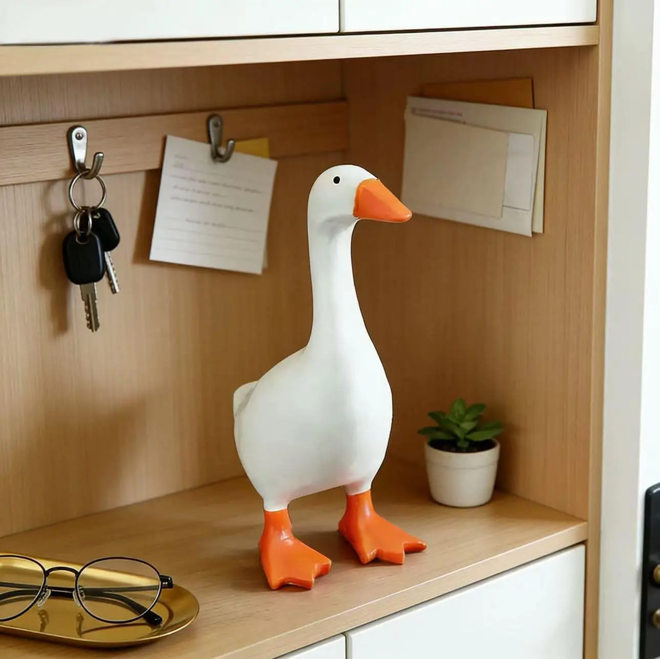 7-Inch Resin Goose Desk Statue with Magnetic Beak – Funny Desk Decor & Key Holder Tool Rack, Cute Goose Figurine for Home Office Desk Decor, Aesthetic Room Decoration, Unique Housewarming & Holiday Gift, Cute Animal Desk Accessories， Ornaments