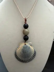 Storm & Stone Gray Scallop Shell Necklace – Onyx, Labradorite & Copper on Natural Cord