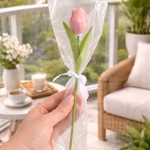 Tulipans Candle - Floral Design for Home Decor, Ideal for Cozy Ambiance in Living Room or Bedroom, Versatile and Elegant