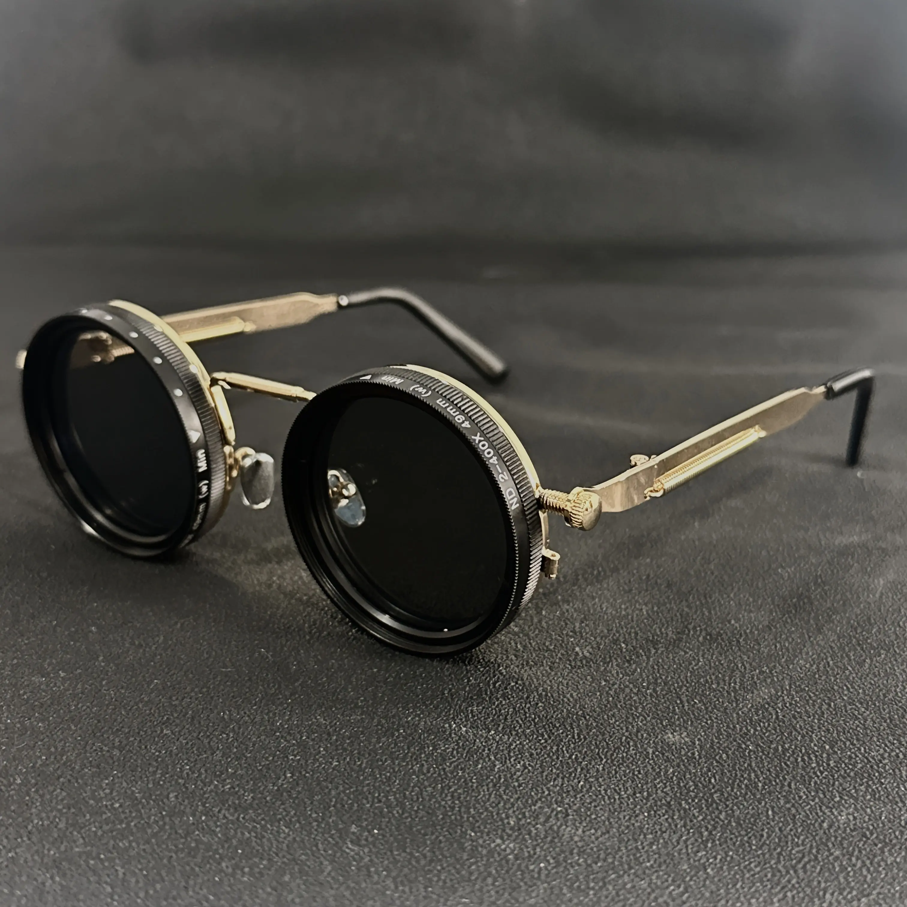 Unisex Vintage Steampunk Round Sunglasses - Retro Goth Alloy Frame, Decorative Non-Prescription PC Lenses, Alloy/Gold-Framed/Metal-Toned Men’s Party Fashion Accessory, Alloy Men's Sunglasses, Gold-Framed Men's Sunglasses
