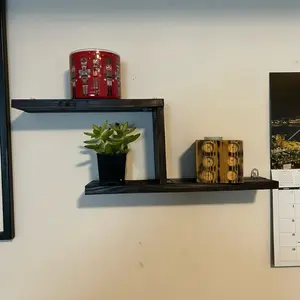 Rustic Wall Shelf - Decorative Wall Hanging with Potted Plants and Decorative Items, Ideal for Home Decor