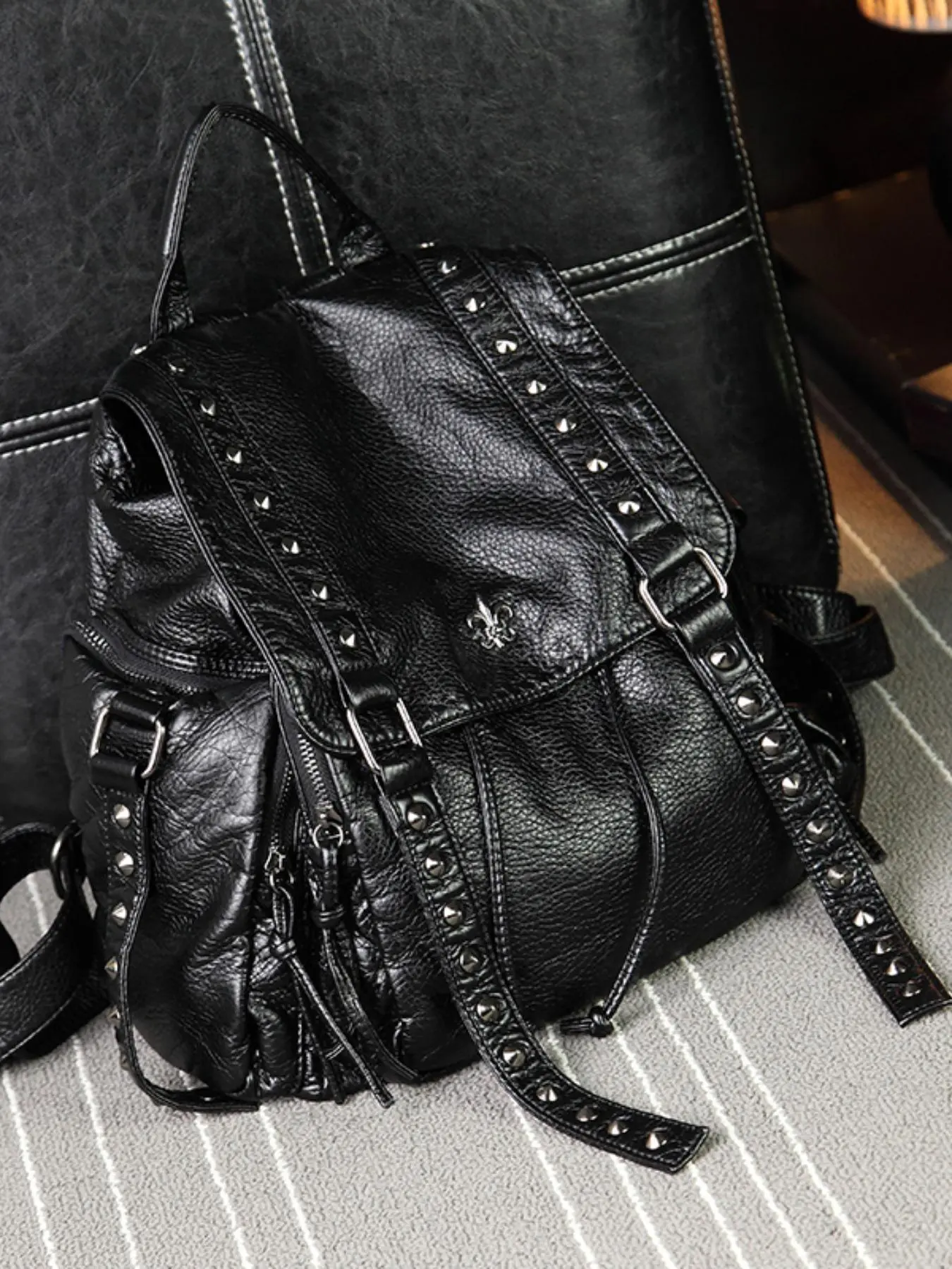 Large Capacity New Design Fashion Versatile Rivet Women's Solid Color Backpack, Daily Backpack, Suitable for Travel Commuting Outdoor Sports Backpacks Women