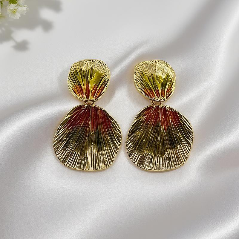 Leaf de UGood Eardrops, Golden Tone Brass Eardrops add Flairs to your Fashion Chic for Business, Party and Casual Outing Occasions