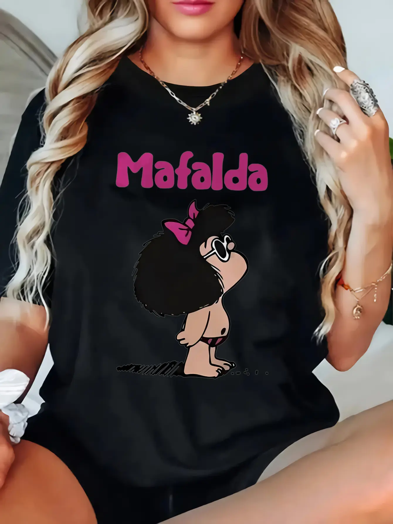 Lady's Minimalist Mafalda Cartoon Tshirt Top, Casual Raglan-Sleeve Streetwear Breathable Cotton Classic-Fit Women's T-Shirt for Jeans Pairing, Everyday, Print, Fabric, Round Neck, Short Sleeve, Do Not Bleach