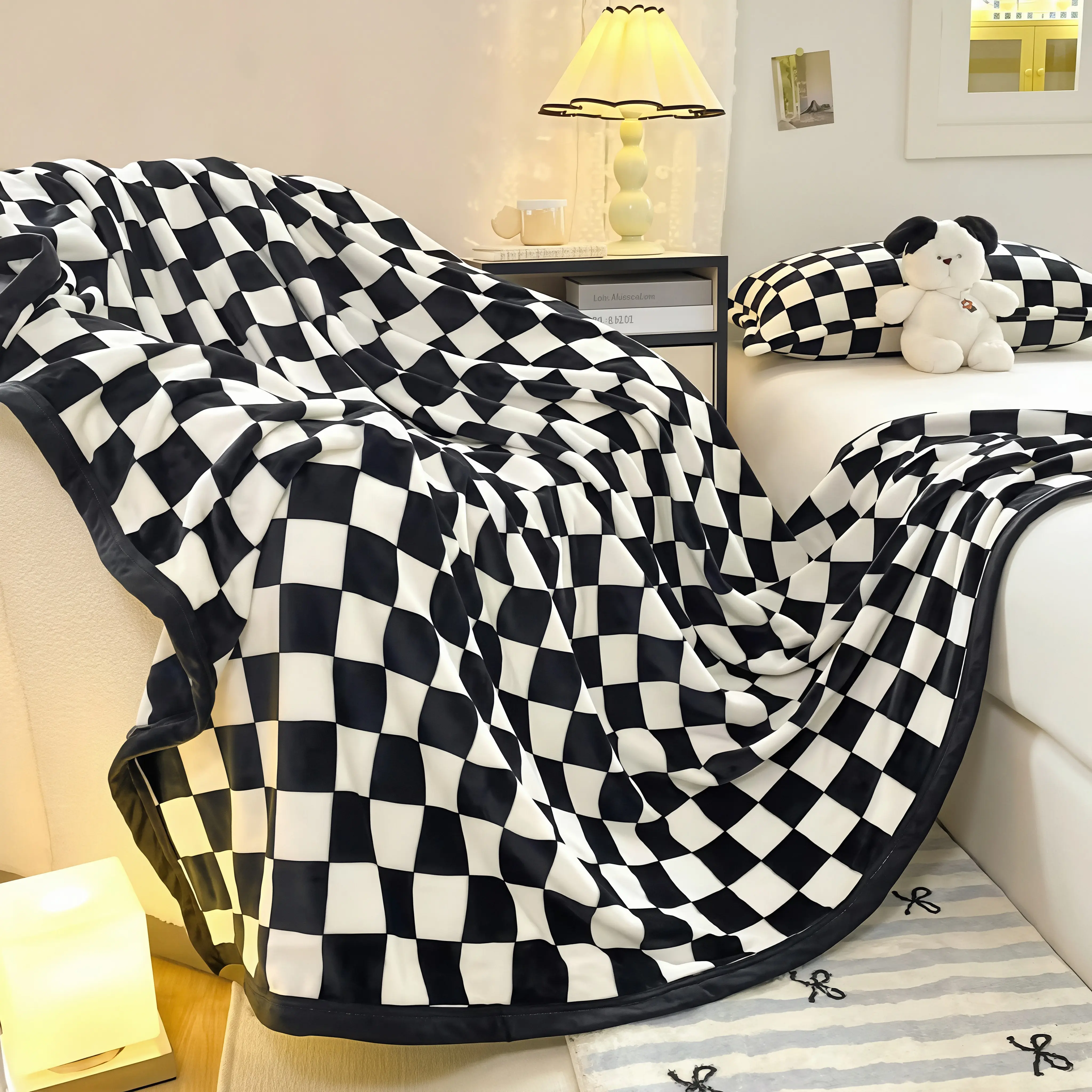 Black White Checkerboard Flannel Throw Blanket, Soft Plush Cozy Warm Lightweight Blanket, Minimalist Checkered Decorative Blanket for Sofa Couch Bed Bedroom Living Room Home Decor