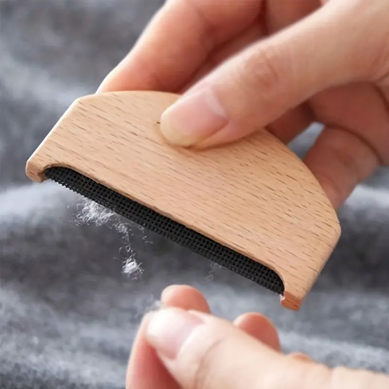 1pc Portable Wooden Lint Remover Fuzz Shaver Cashmere Comb Reusable Double Sided Travel Brush for Removing Lint Pet Hair Dust in Clothes and Furniture, Brush Tool for Pilling Clothing Woolens Scarves Wool Pants Care