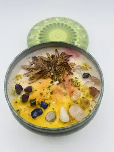 Chakra Candle in Zodiac Tin - Bergamot, Frankincense and Lavender Scent - Decor, Ornaments, Candles