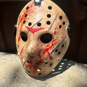 Slasher mask with cuts