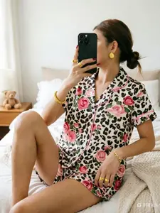 Women's Sleepwear Set Two-Piece Leopard Rose Print, Comfortable Outdoor Home Wear, All-Season Casual Short Sleeve and Elastic Shorts, Floral Print Pajama