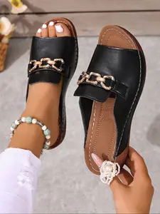 Summer soft soled comfortable slippers, women's multifunctional sandals, chain metal decorated thick soled sandals, lightweight and breathable daily walking shoes