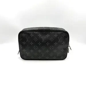 Pre-owned Louis Vuitton As shown Clutches & Wristlets HZ 2170 Monogram Eclipse clutch 26.03.14