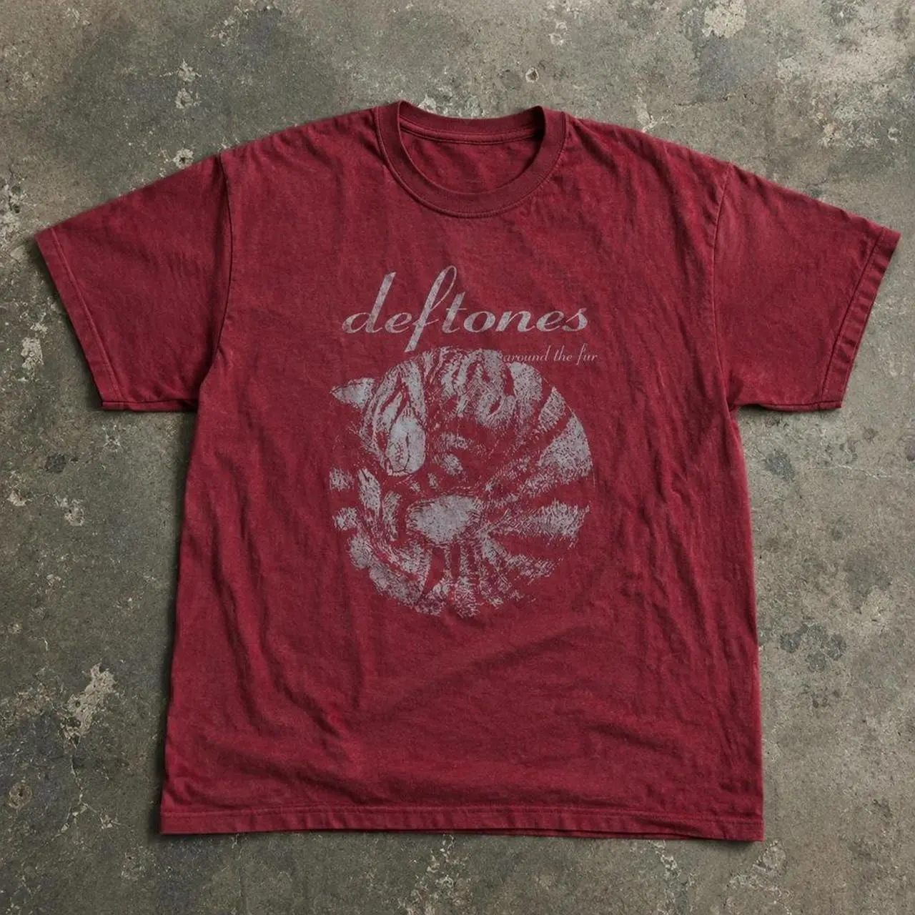 [Sale Up To 30%] Deftones Around the Fur Cat Circle Graphic T shirt | Vintage Distressed Effect Metal Band Merch | Retro Harajuku Grunge Apparel