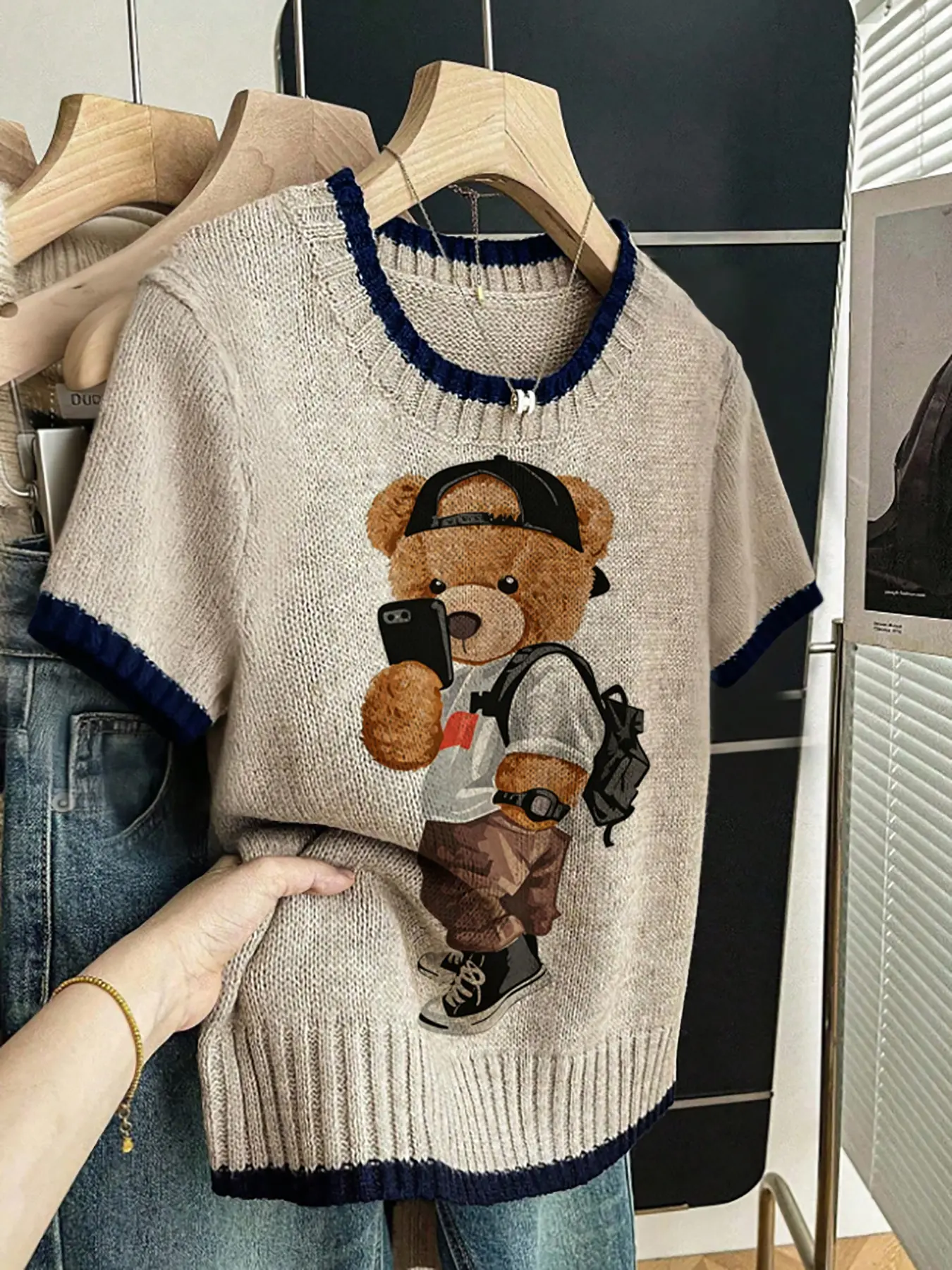 Trendy Bear Colorblock Round Neck Fitted Sweater, Colorblock Sweater Tops, Casual Everyday Short Sleeve Knitwear for Spring & Fall, Comfortable Warm Women's Clothing, Knitwear Sweater Pullover