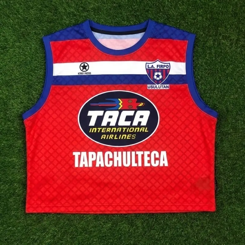 Rework LA Firpo (Crop Soccer Jersey El Salvador), Camisa Futbol Retro Roja 1992 - A women’s rework retro crop jersey combining nostalgic football aesthetics with a modern cropped cut, crafted from breathable fabric for effortless styling