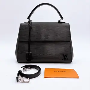 Pre-owned Louis Vuitton epi Crossbody Bags cluny MM shoulder bag