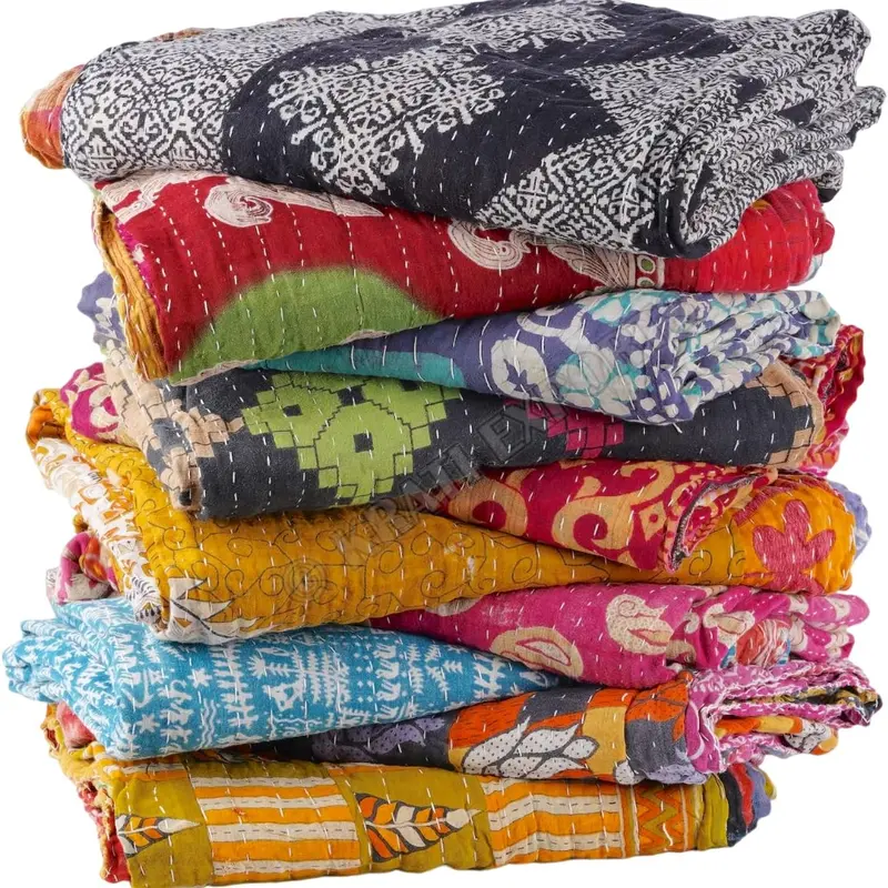 Vintage Kantha Artisanal Handmade Old Saree Fabric - Quilted Bedspread, Boho Hippie Blanket, Wrinkle-Resistant Rustic All-Seasons Gudari, Bedspreads Coverlets Quilt Home Decor, 1 Pcs