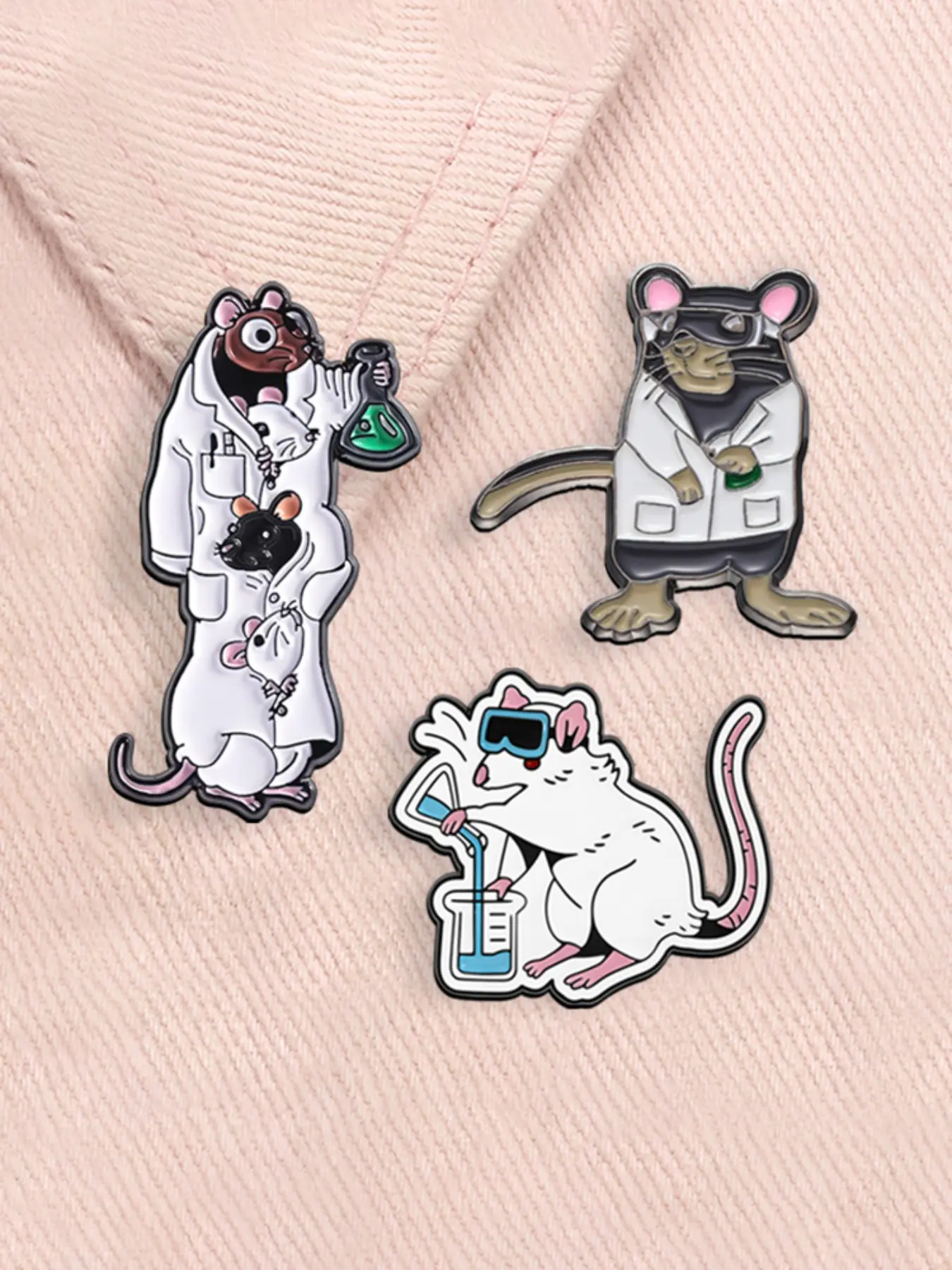 3pcs/set Funny Lab Rat Enamel Pins Cartoon Humor Scientist Mouse Chemistry Pharmacist Animal Alloy Brooches Lapel Backpack Badge Fashion Jewelry Accessories Gifts for Friends Charms
