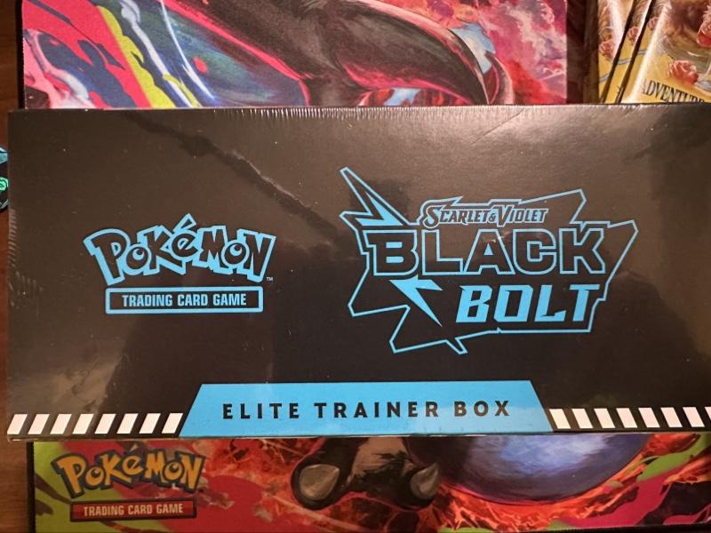 Pokemon TCG: Mega Evolution Black Bolt ETB
