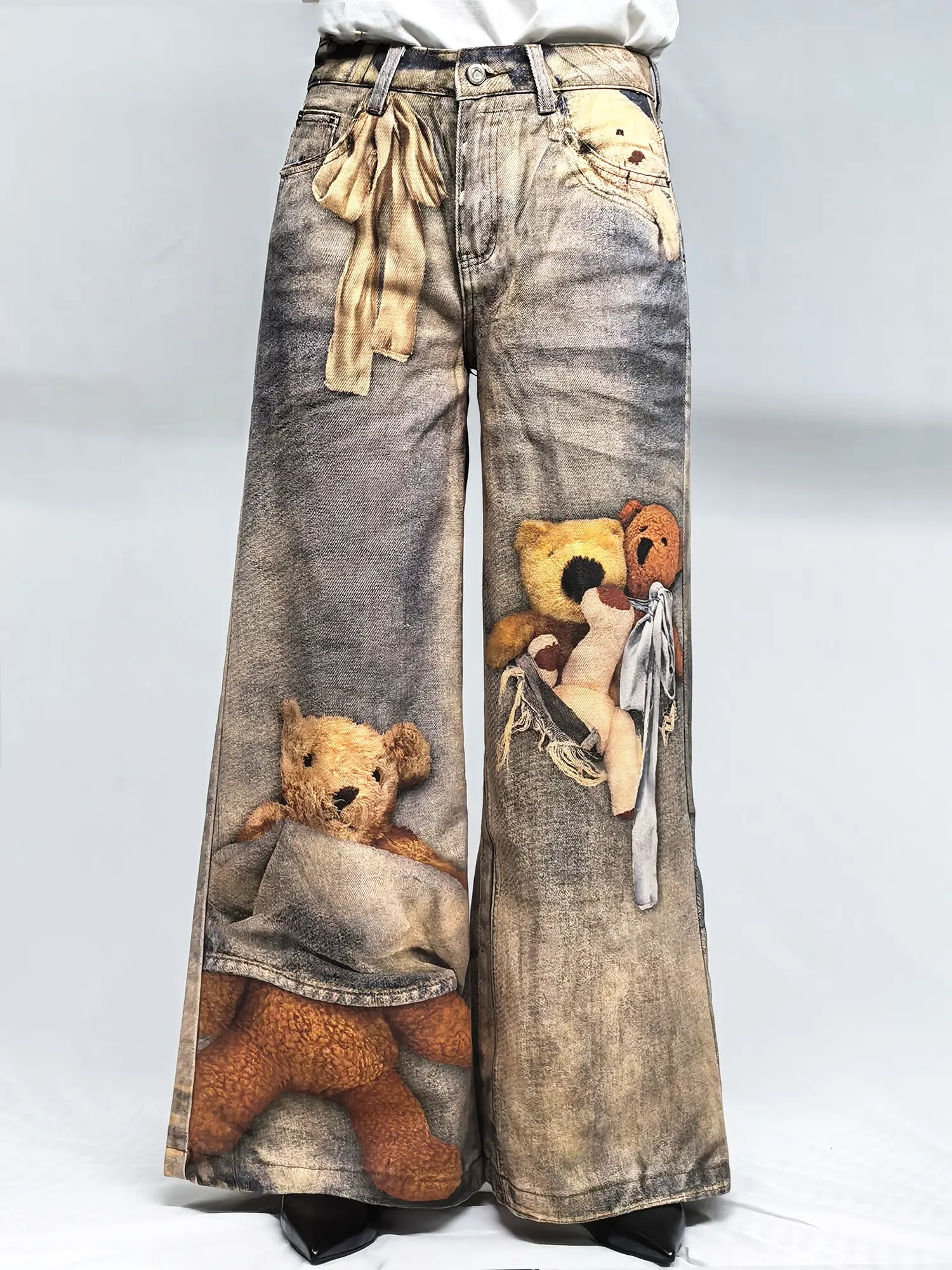 Lux Lee Women's Vintage Streetwear Jeans with Teddy Bear Graphic, Flattering Baggy Wide Leg Distressed Denim Pants, Vintage Wash Distressed Man, Teddy Print, Wide Leg Jeans, High Waist, Digital Print, Zip Closure, Loose-Fit, Flattering Silhouette, Cotton,