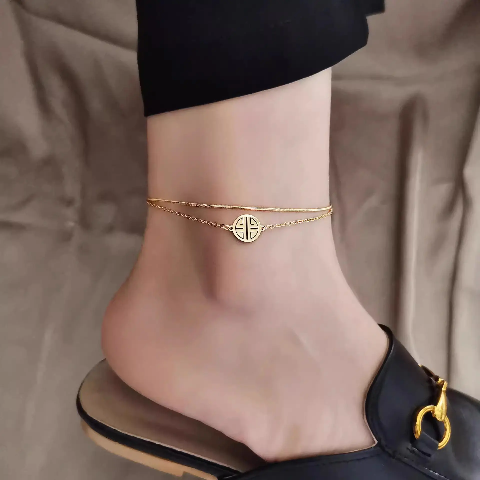 Double-layered "Fu" character in gold color